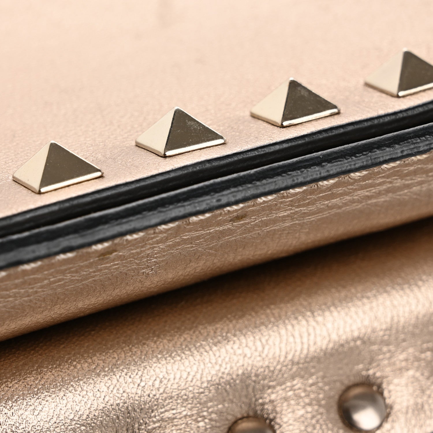 Valentino Garavani Metallic Nappa Rockstud Wristlet Clutch Skin 13 of 14