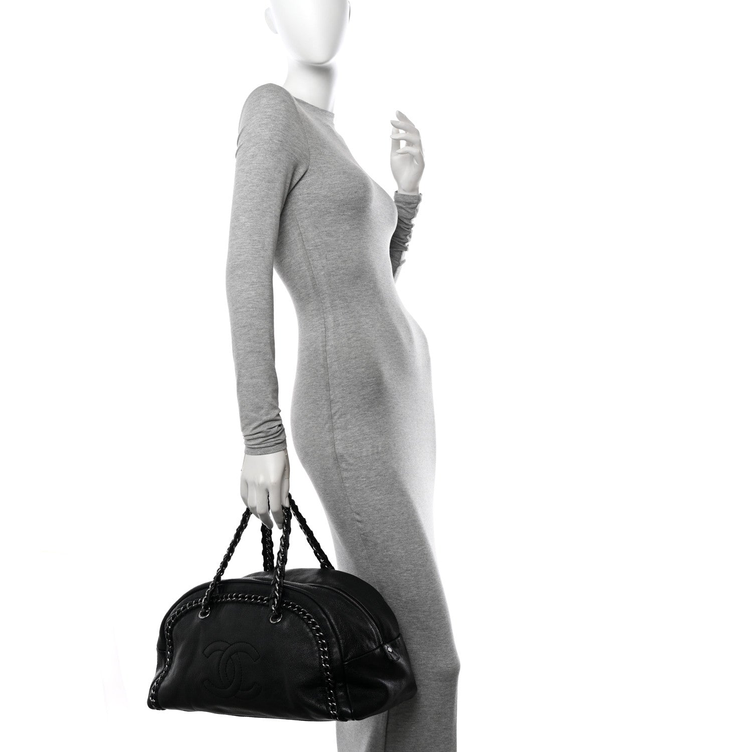 Chanel Smooth Calfskin Medium Luxe Ligne Bowler Black 2 of 13