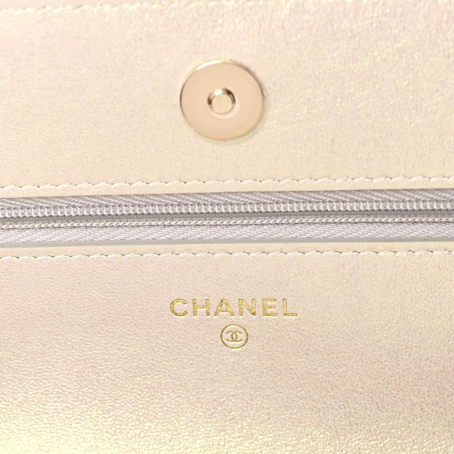 Iridescent Lambskin Quilted Wallet On Chain WOC Ivory