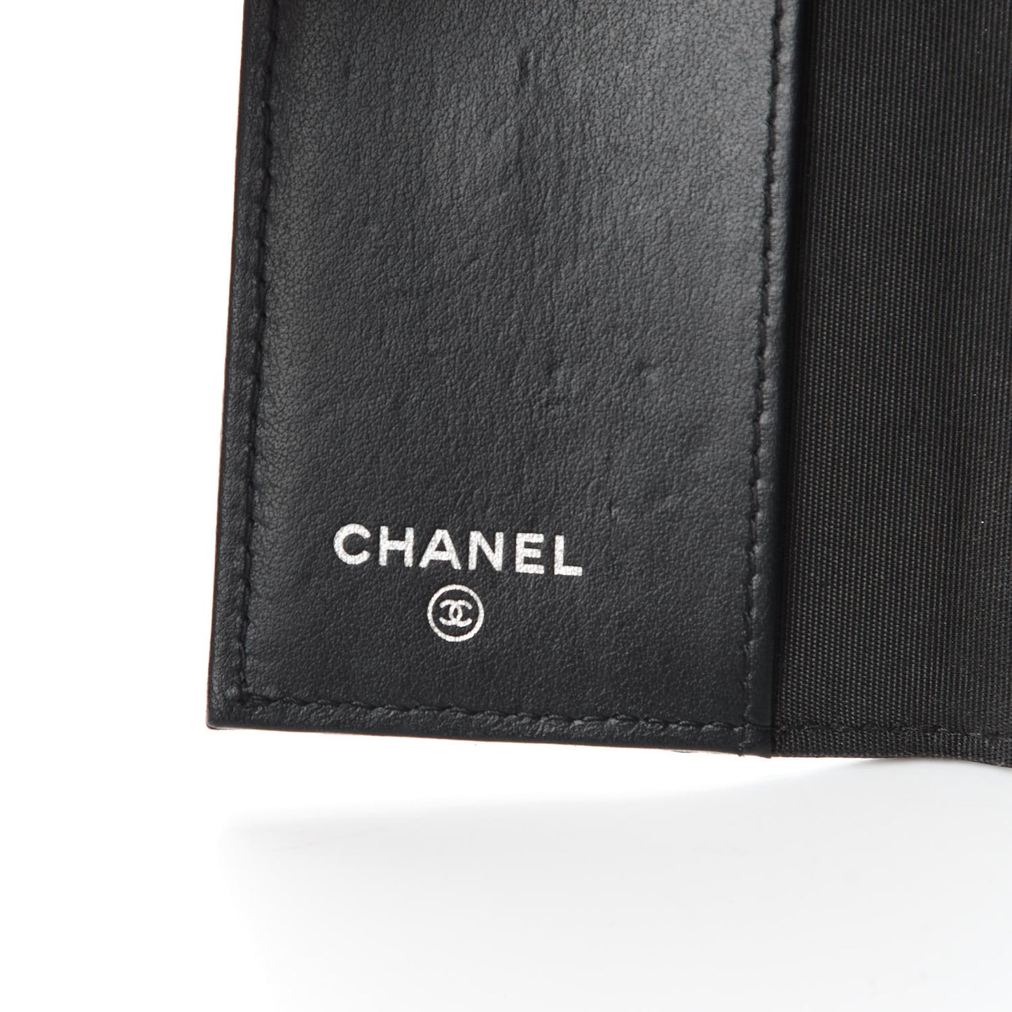 Goatskin Camellia Embossed 4 Key Holder Black