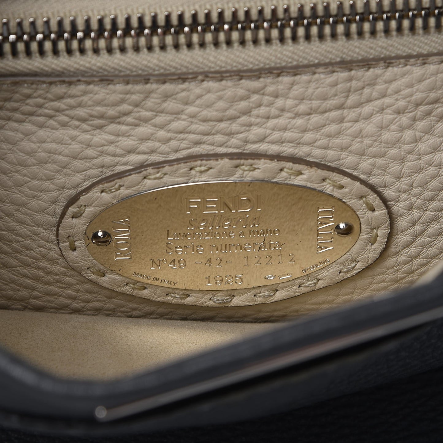 Cuoio Romano Selleria Bi-Color Medium Peekaboo Iconic Satchel Asfalto Latte
