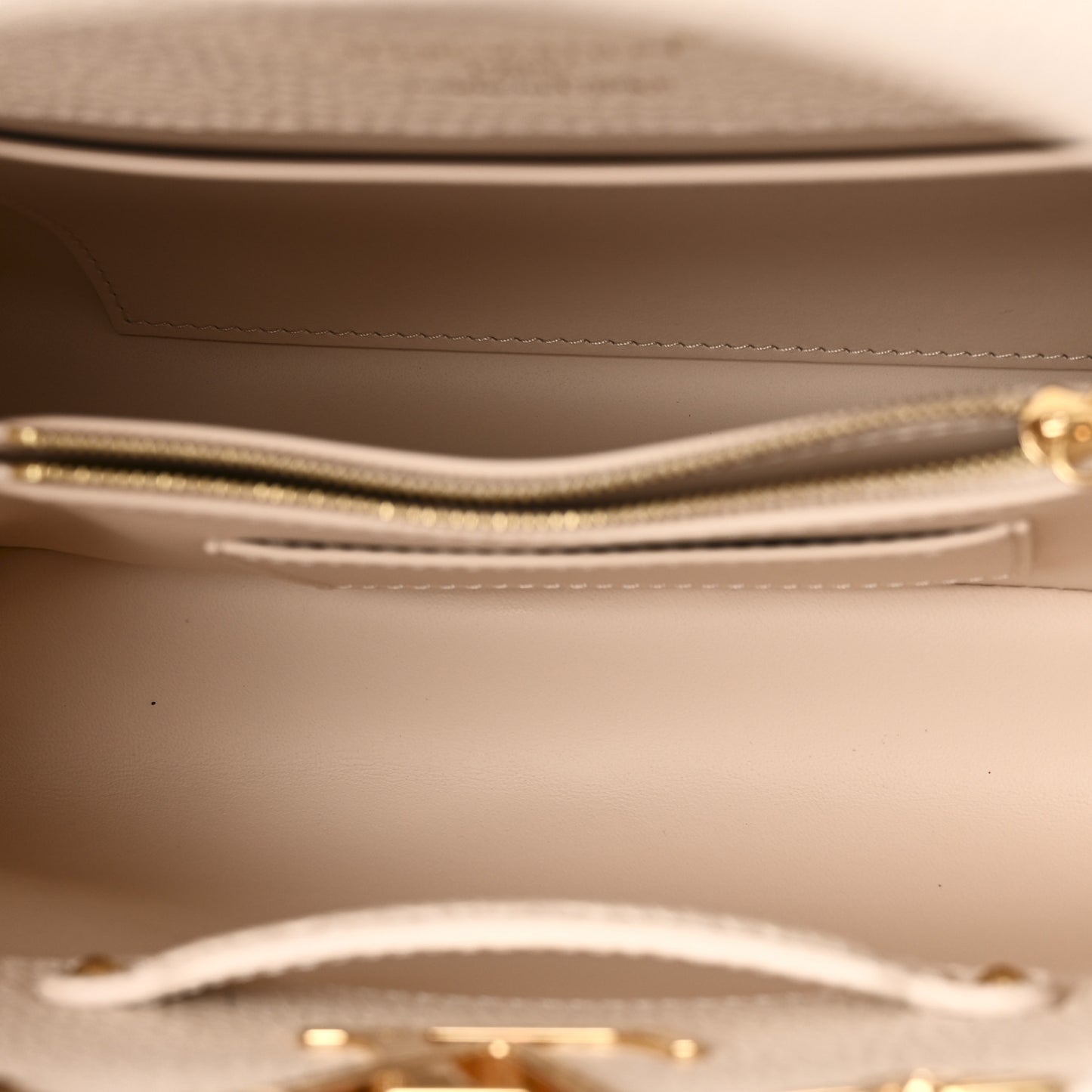 Taurillon Mother of Pearl Flowers Capucines BB Creme Nacre