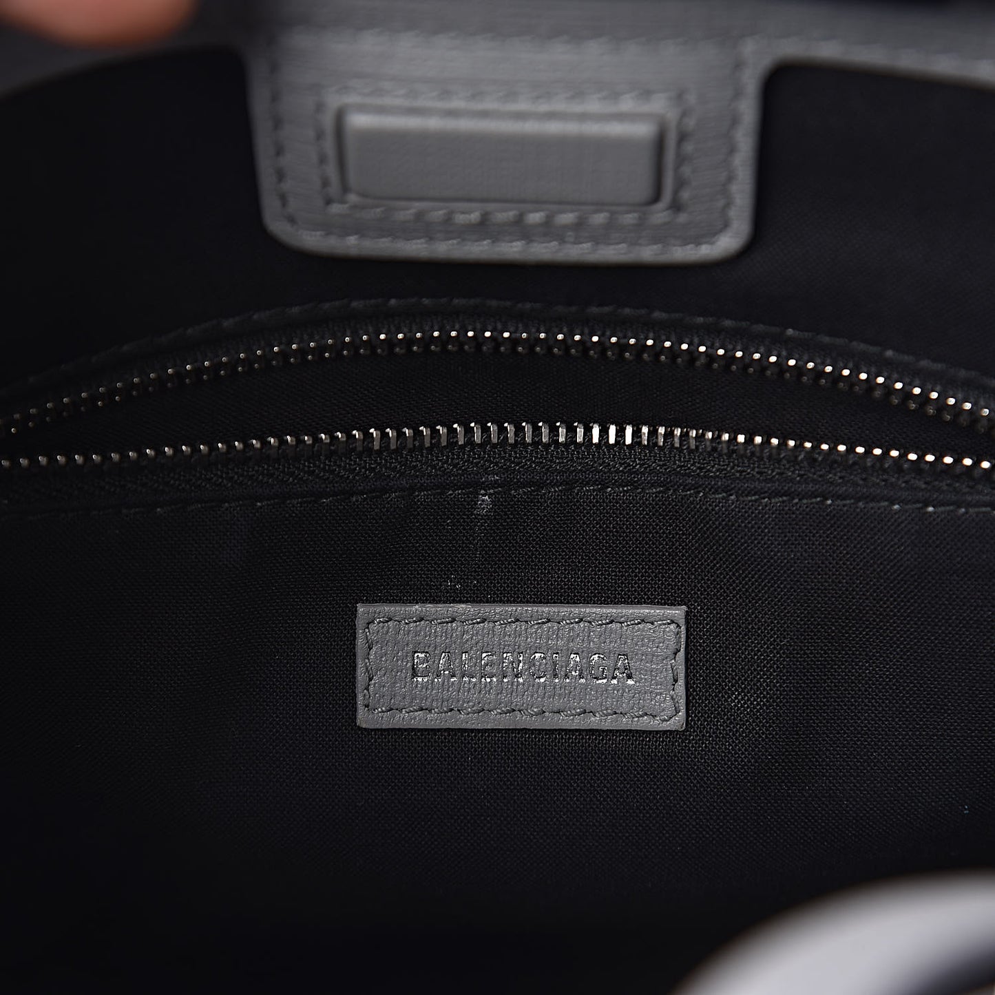 Calfskin Logo XXS Shopping Tote Gris Fossile