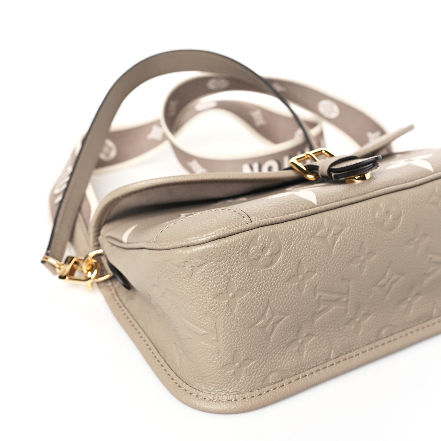 Louis Vuitton Empreinte Monogram Giant Diane Tourterelle Creme 7 of 9