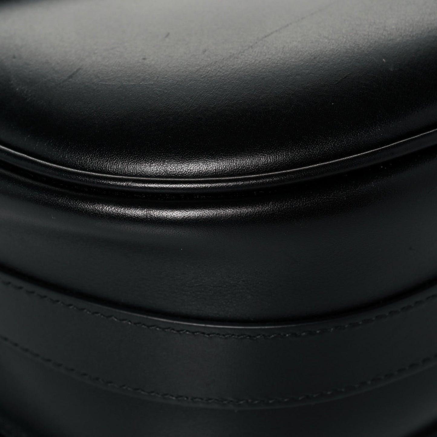 Box Calfskin Large Bobby Flap Black