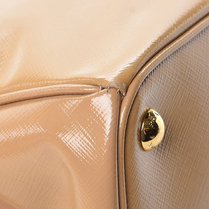 Prada Saffiano Vernice Tote 12 of 17