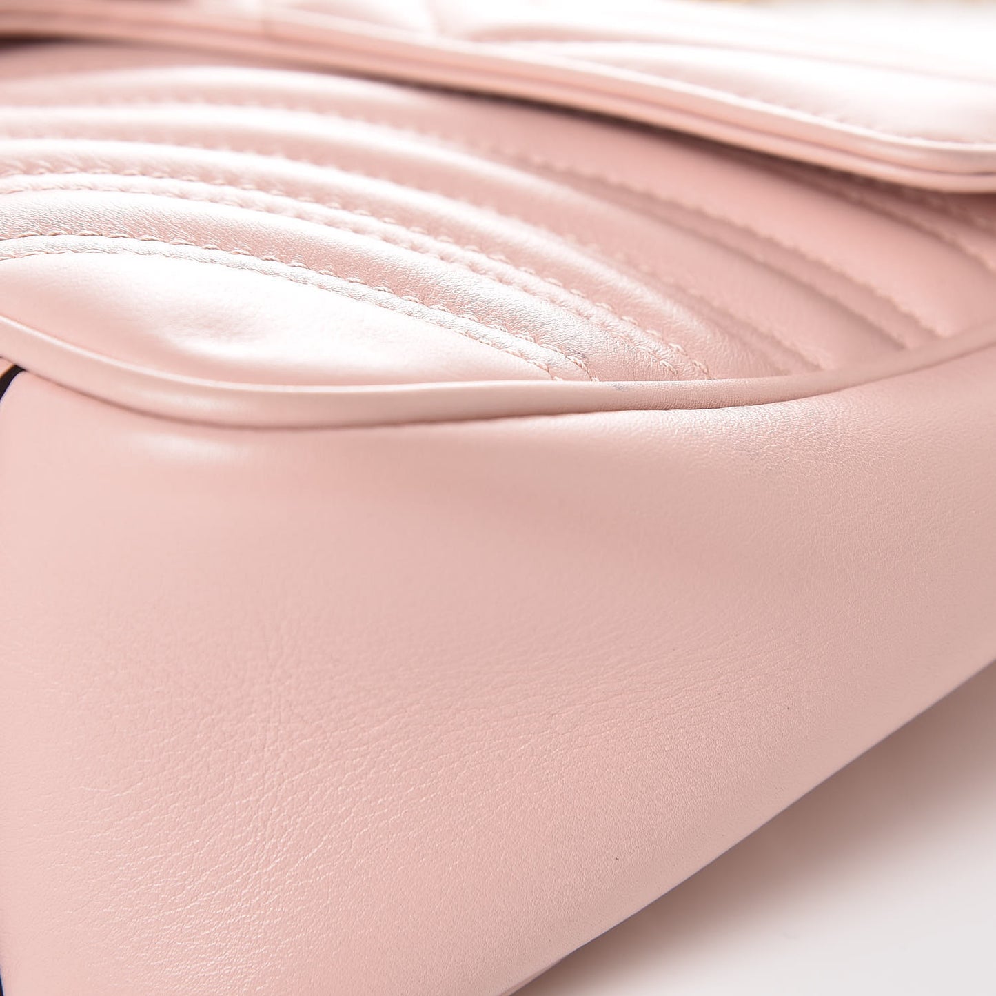 Calfskin Matelasse Small GG Marmont Shoulder Bag Perfect Pink