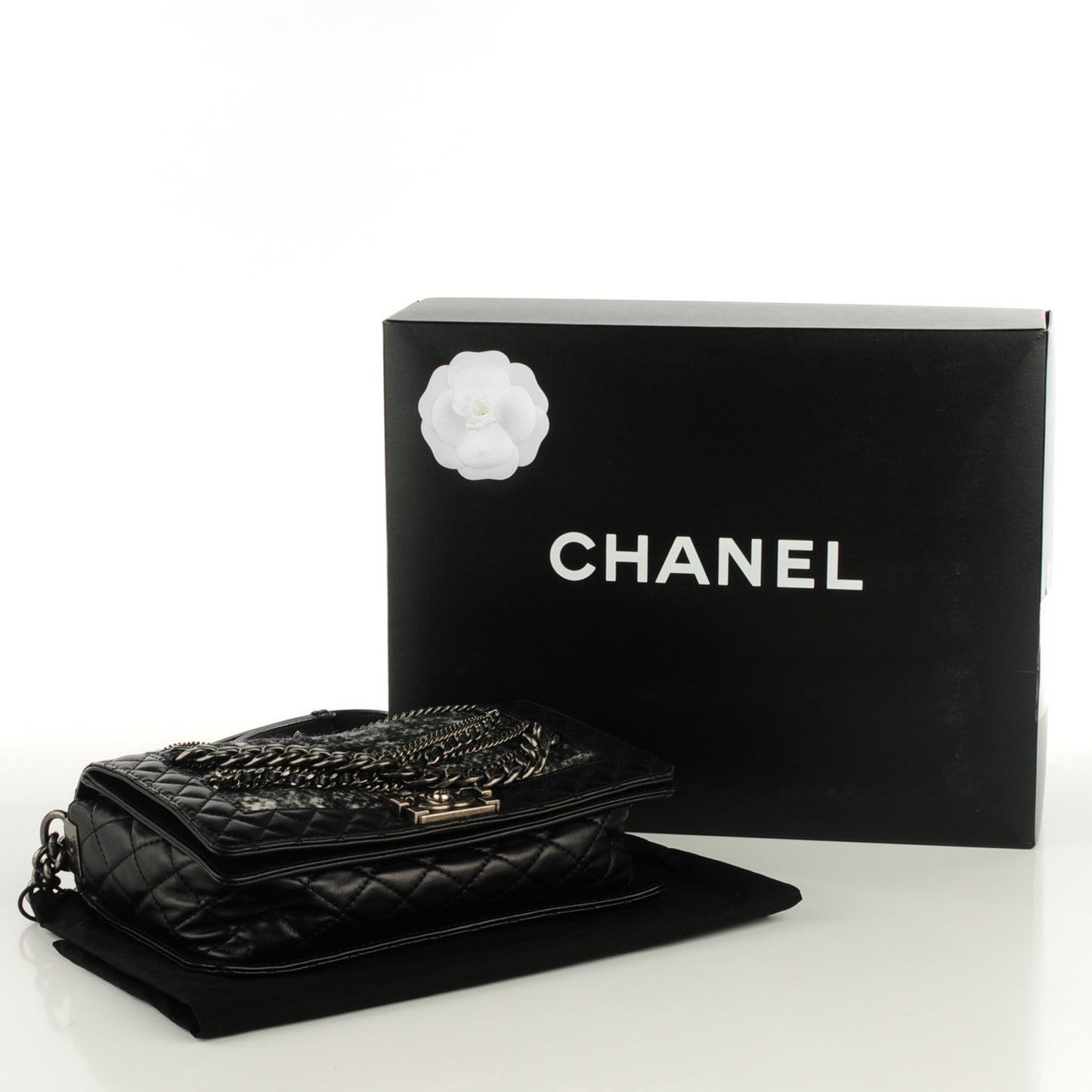 Calfskin Tweed Enchained Medium Boy Flap Black
