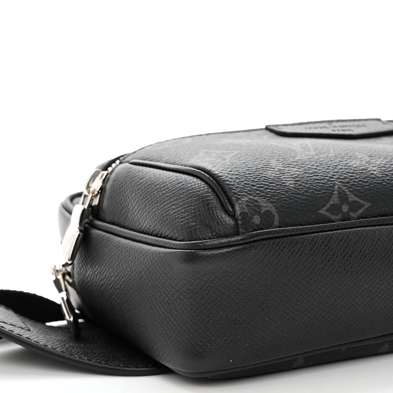 Louis Vuitton Taiga Monogram Outdoor Bumbag Black 9 of 10
