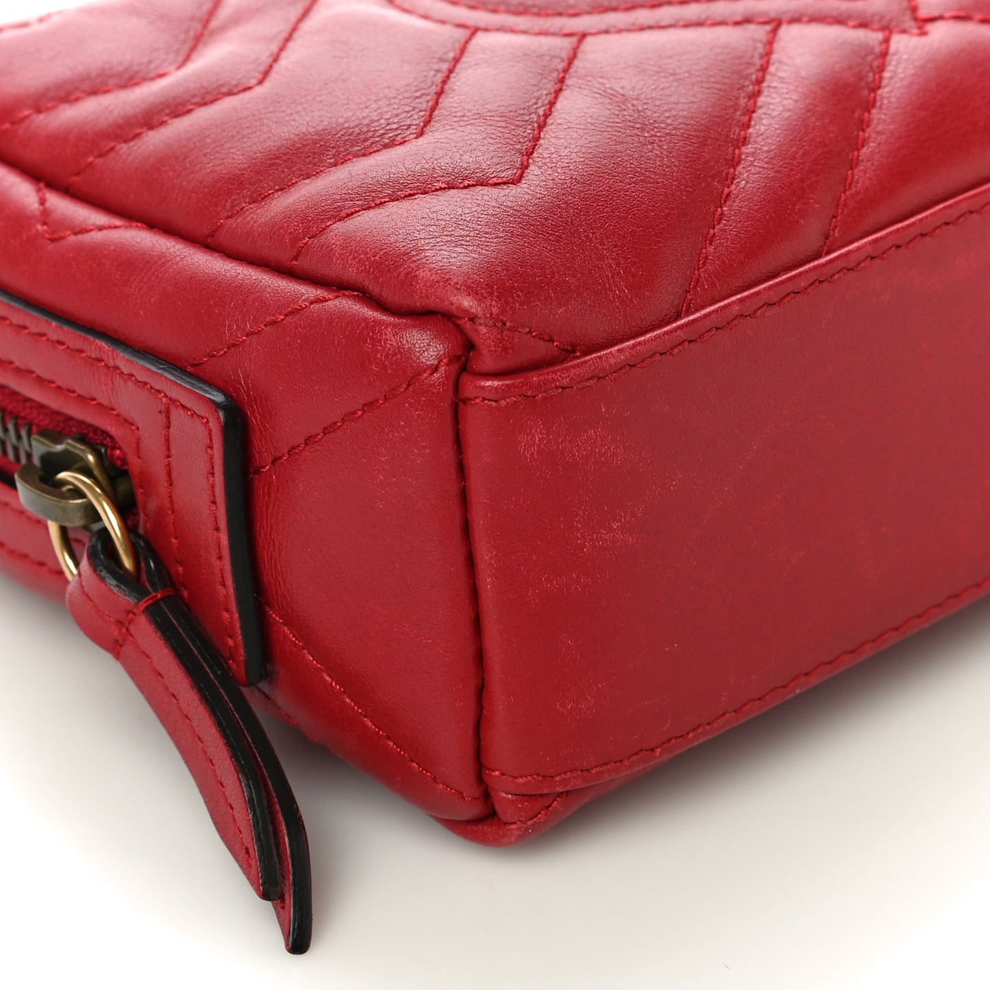 Calfskin Matelasse GG Marmont Cosmetic Case Hibiscus Red