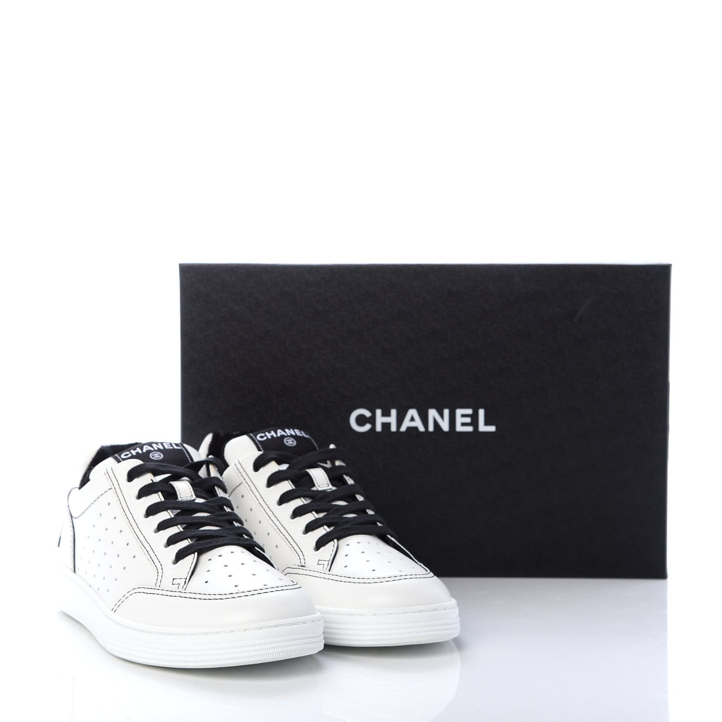 Calfskin Womens Logo Sneakers 39 White Black