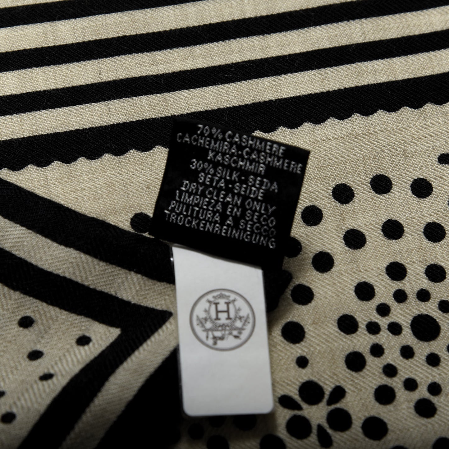 Silk Cashmere Couvertures Et Tenues de Jour Bandana Shawl 140 Natural Black