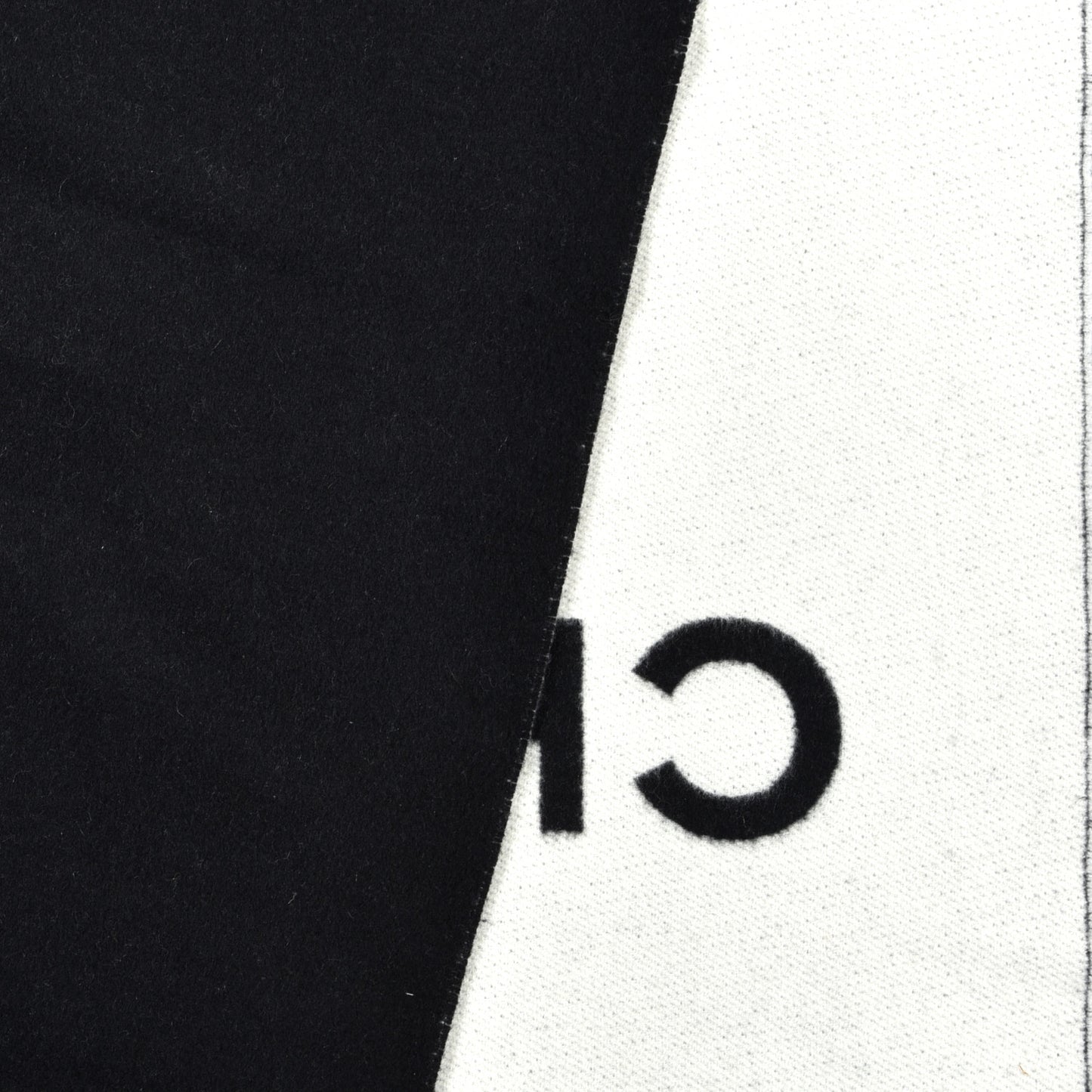 Cashmere CC Scarf Black White