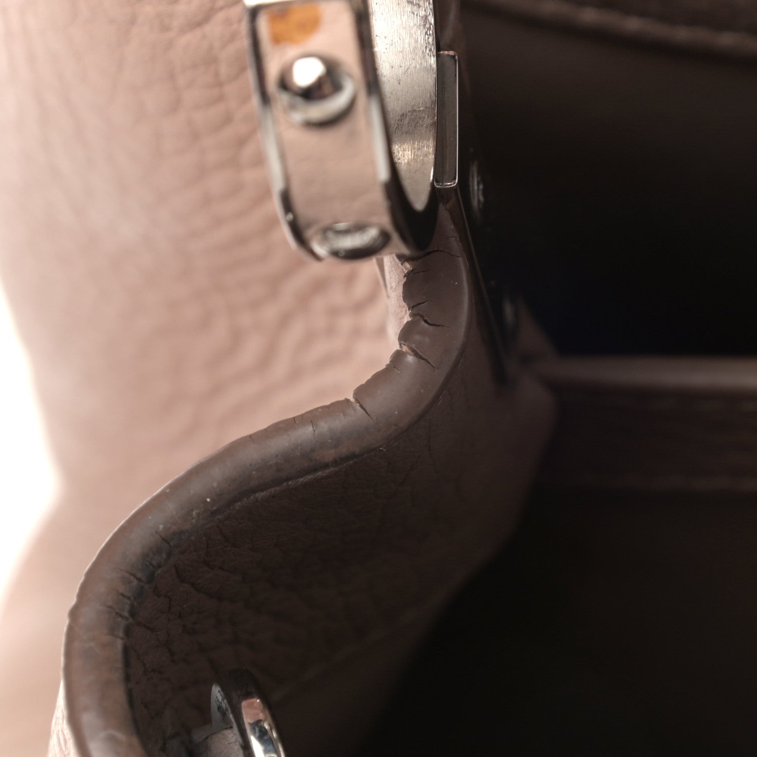 Louis Vuitton Taurillon Capucines BB Petale 10 of 14