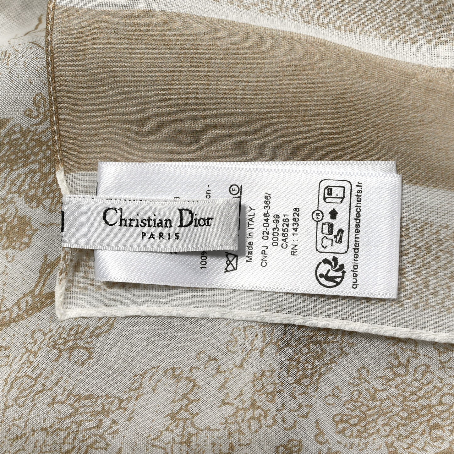 Cotton Tolie De Jouy Pareo Print Sauvage Fond White