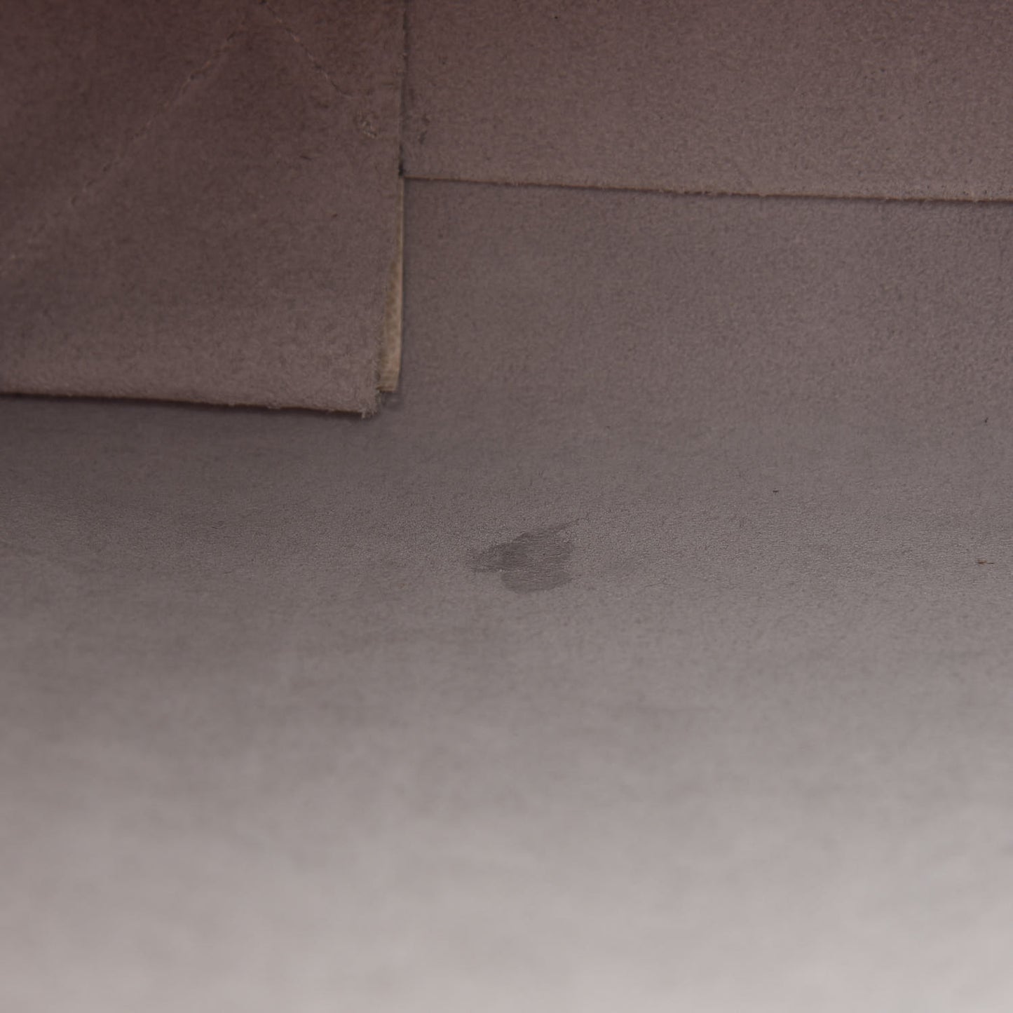 Grained Calfskin Small Vertical Cabas Cream
