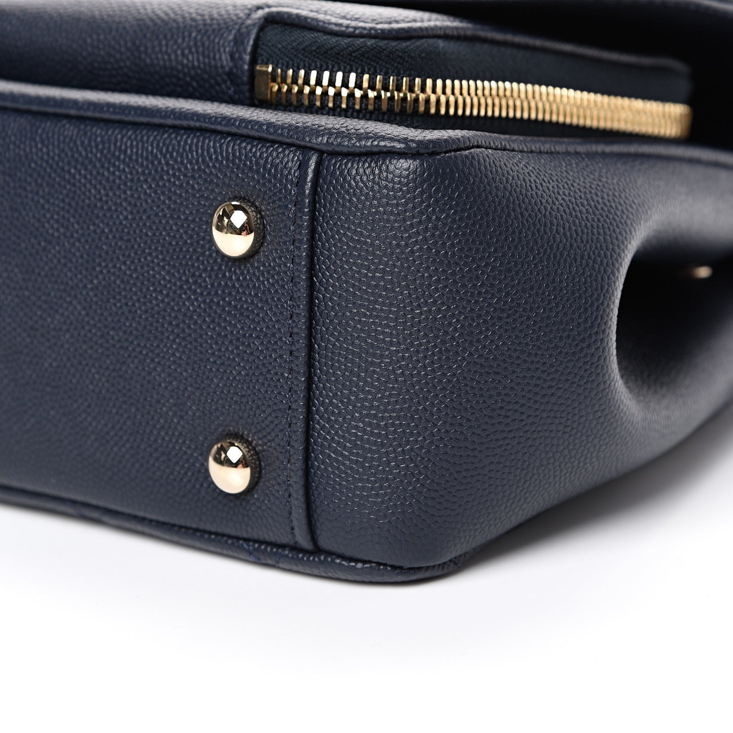Caviar Quilted Medium Business Affinity Flap Navy