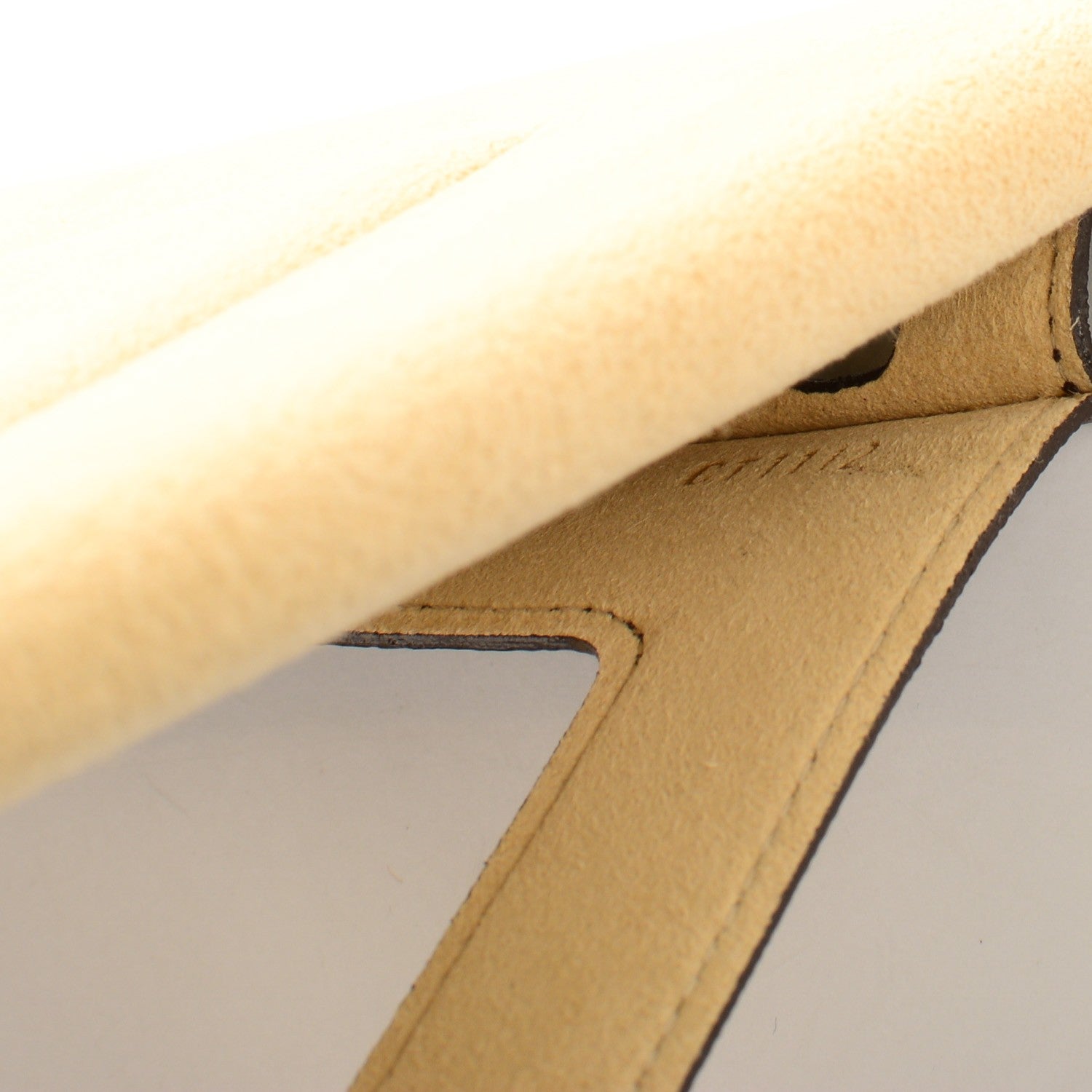 Louis Vuitton Monogram Ipad Case 6 of 6