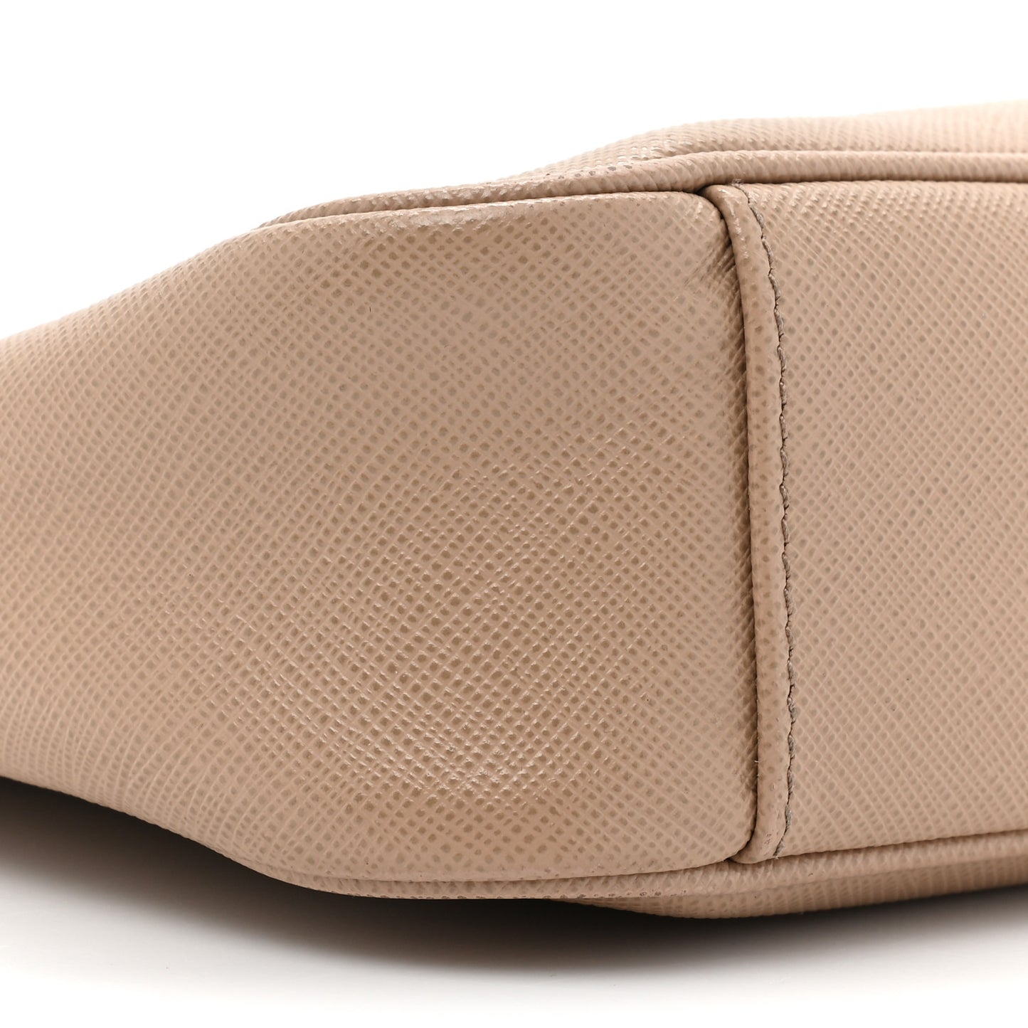 Saffiano Lux Re-Edition 2005 Shoulder Bag Cammeo