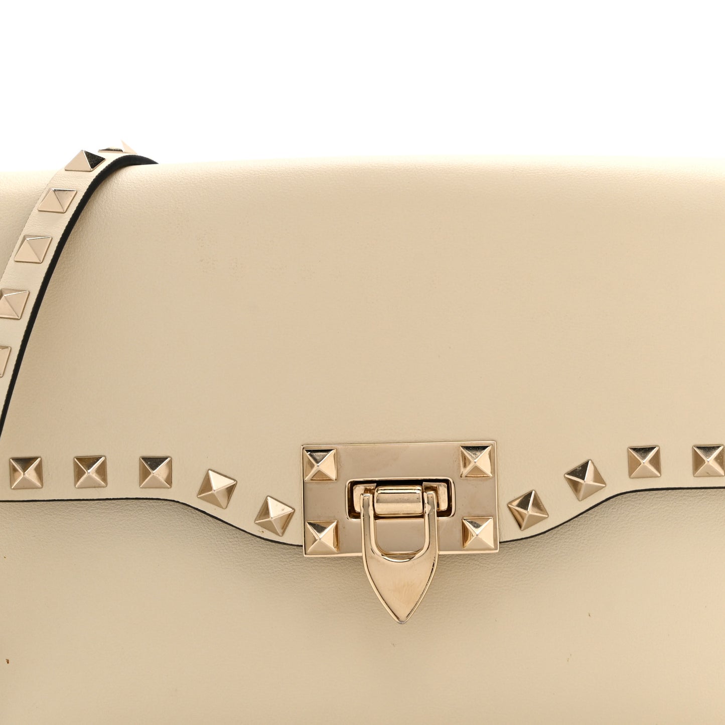 Vitello Medium Rockstud Flip Lock Crossbody Bag Light Ivory