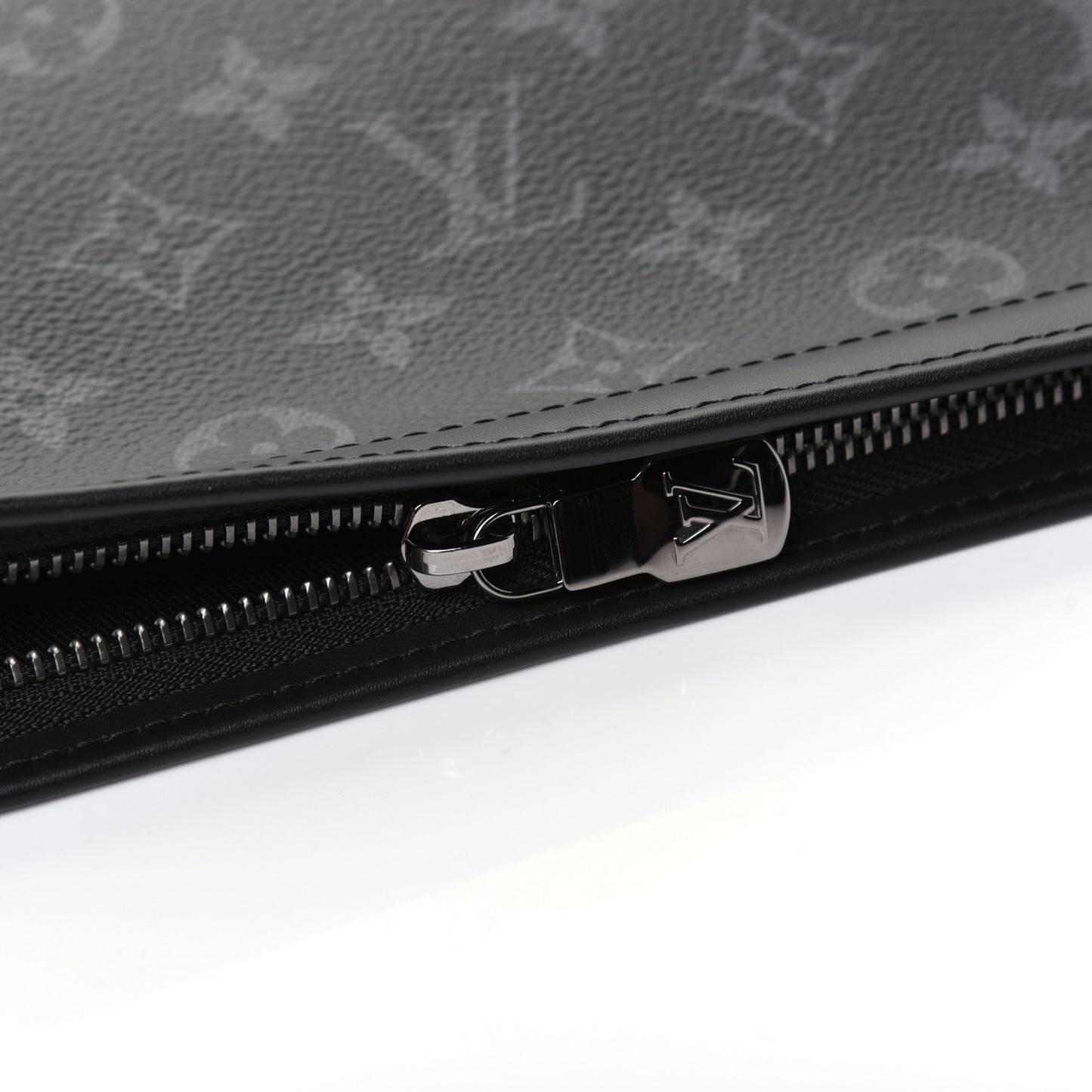 Monogram Eclipse Pochette Voyage MM