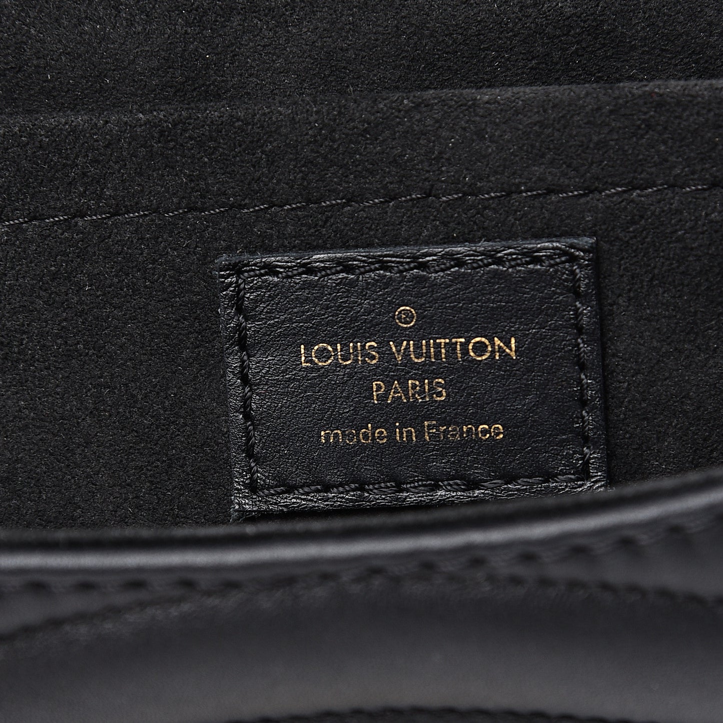 Calfskin New Wave Chain MM Black