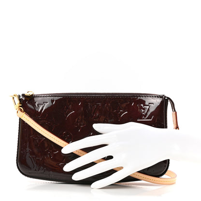 Louis Vuitton Vernis Pochette Accessories NM Amarante 2 of 7