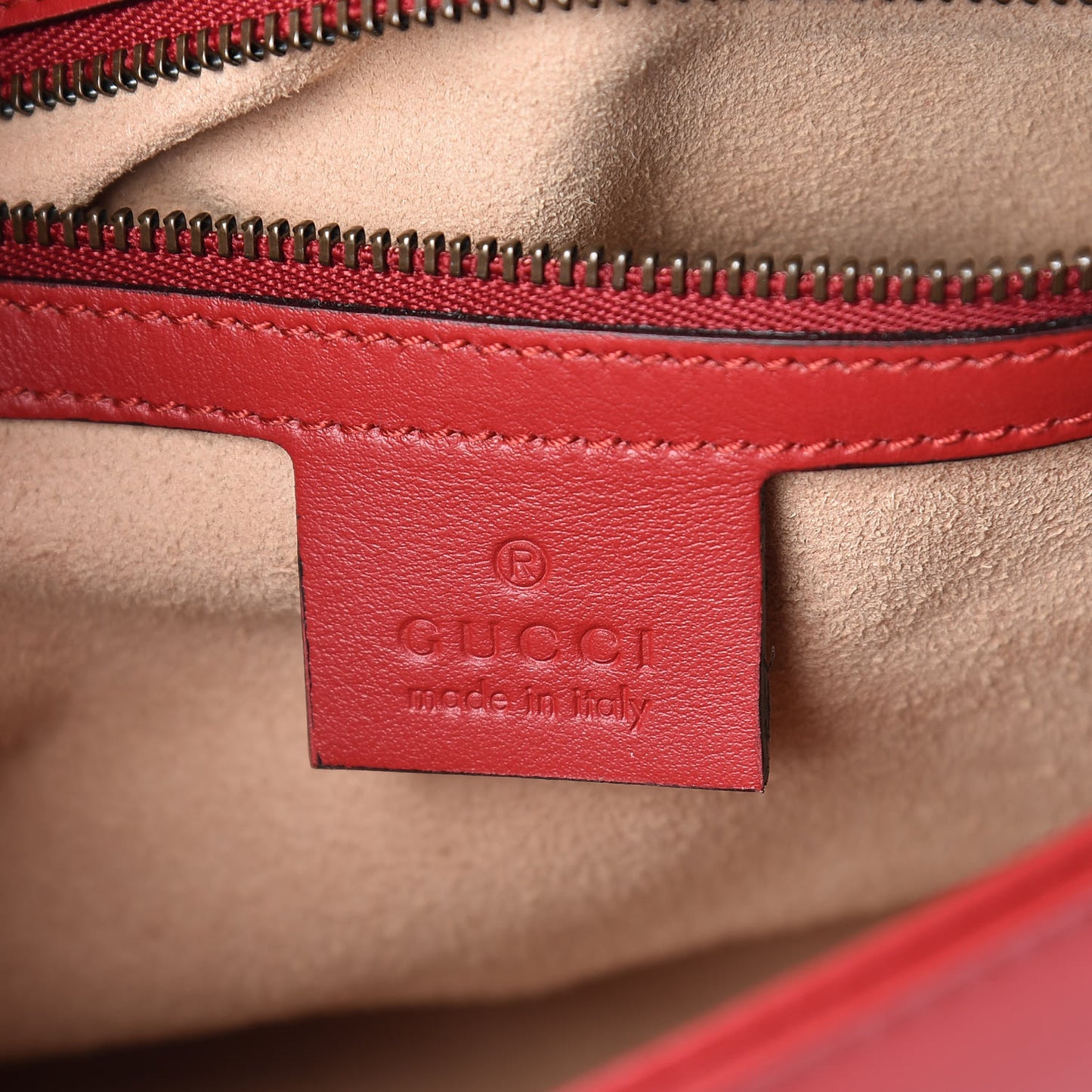 Calfskin Matelasse Small GG Marmont Shoulder Bag Hibiscus Red