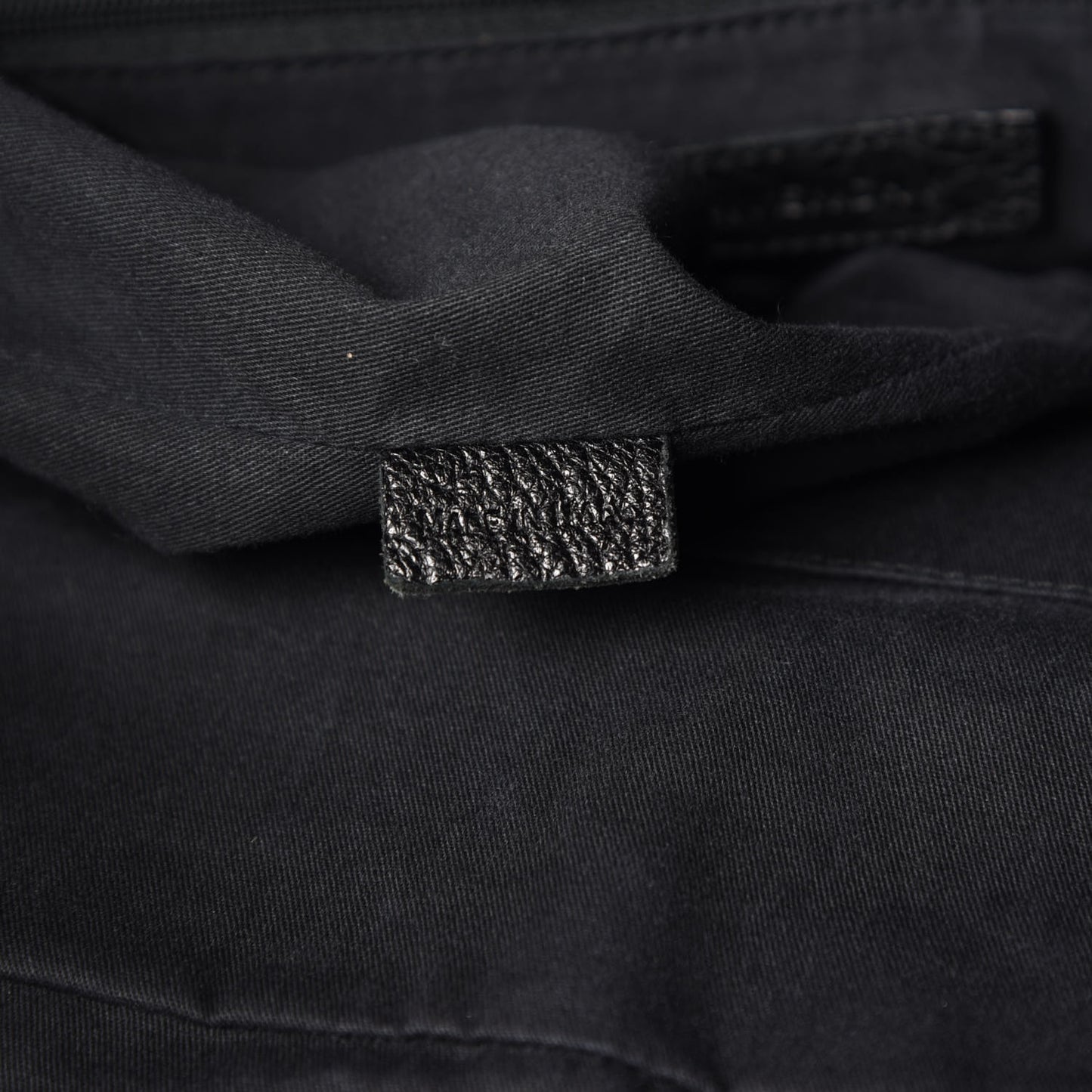 Pebbled Sheepskin Medium Nightingale Black