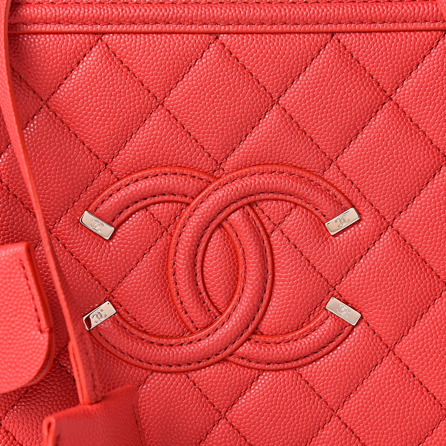 Chanel Caviar Quilted Medium CC Filigree Vanity Case Red 8 of 10
