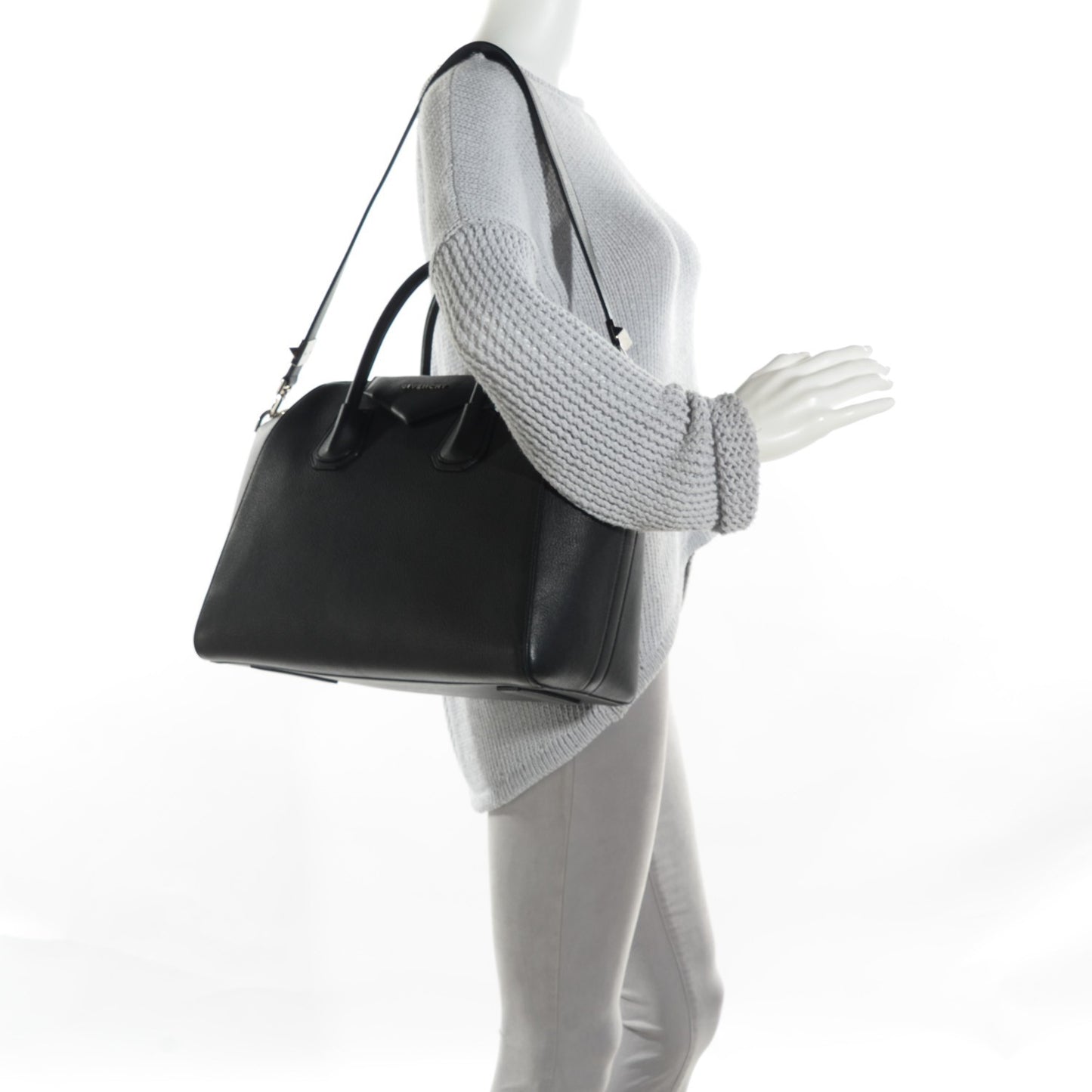Sugar Goatskin Medium Antigona Black