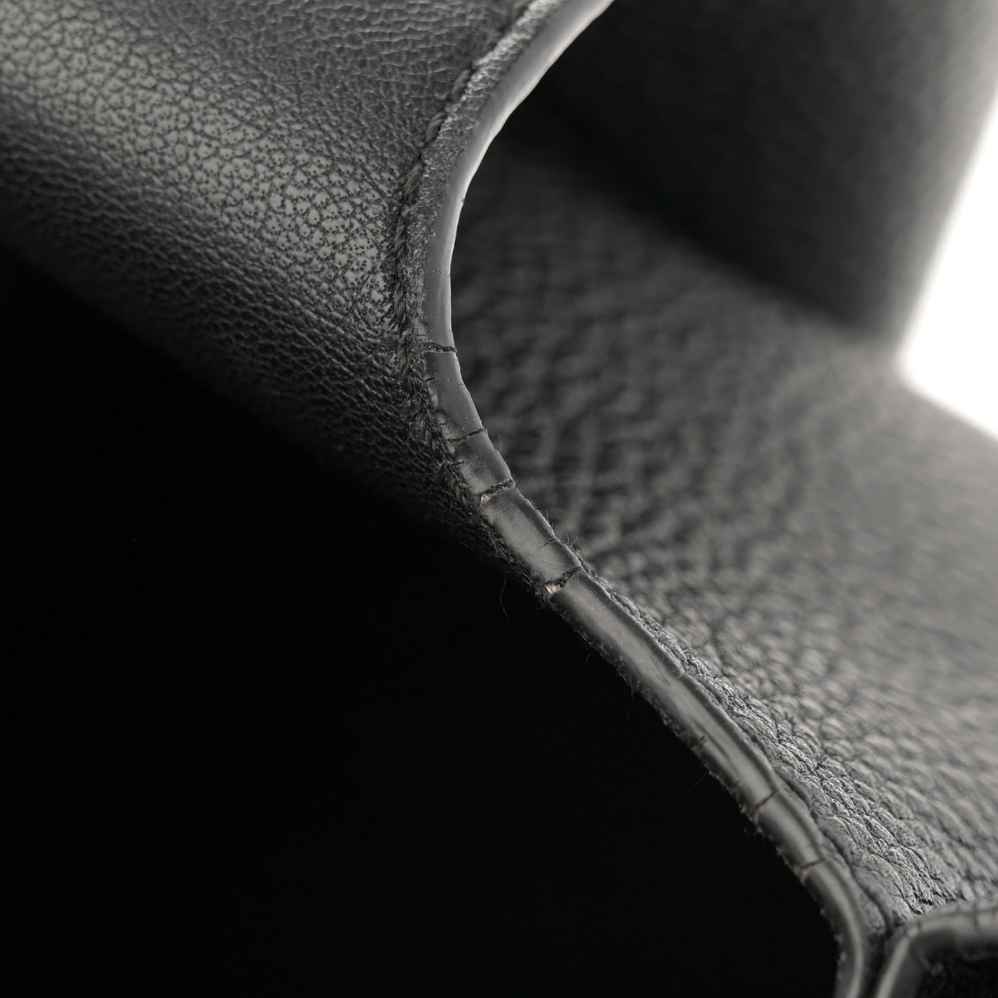 Vitello Daino Soft Large Dynamique Tote Black