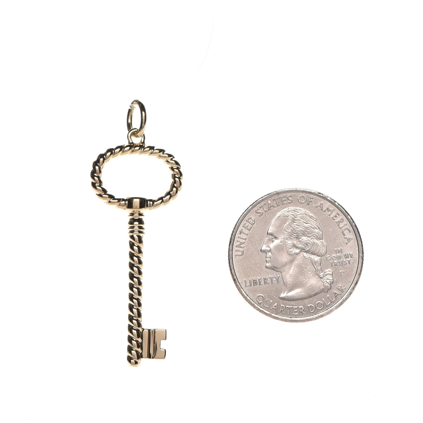 18K Yellow Gold Twist Oval Key Pendant Necklace