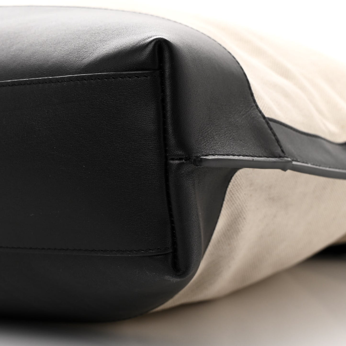 Canvas Calfskin Tag Hobo White Black