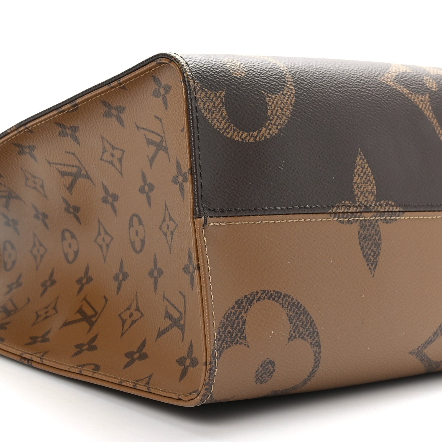Louis Vuitton Reverse Monogram Giant Onthego MM 8 of 8
