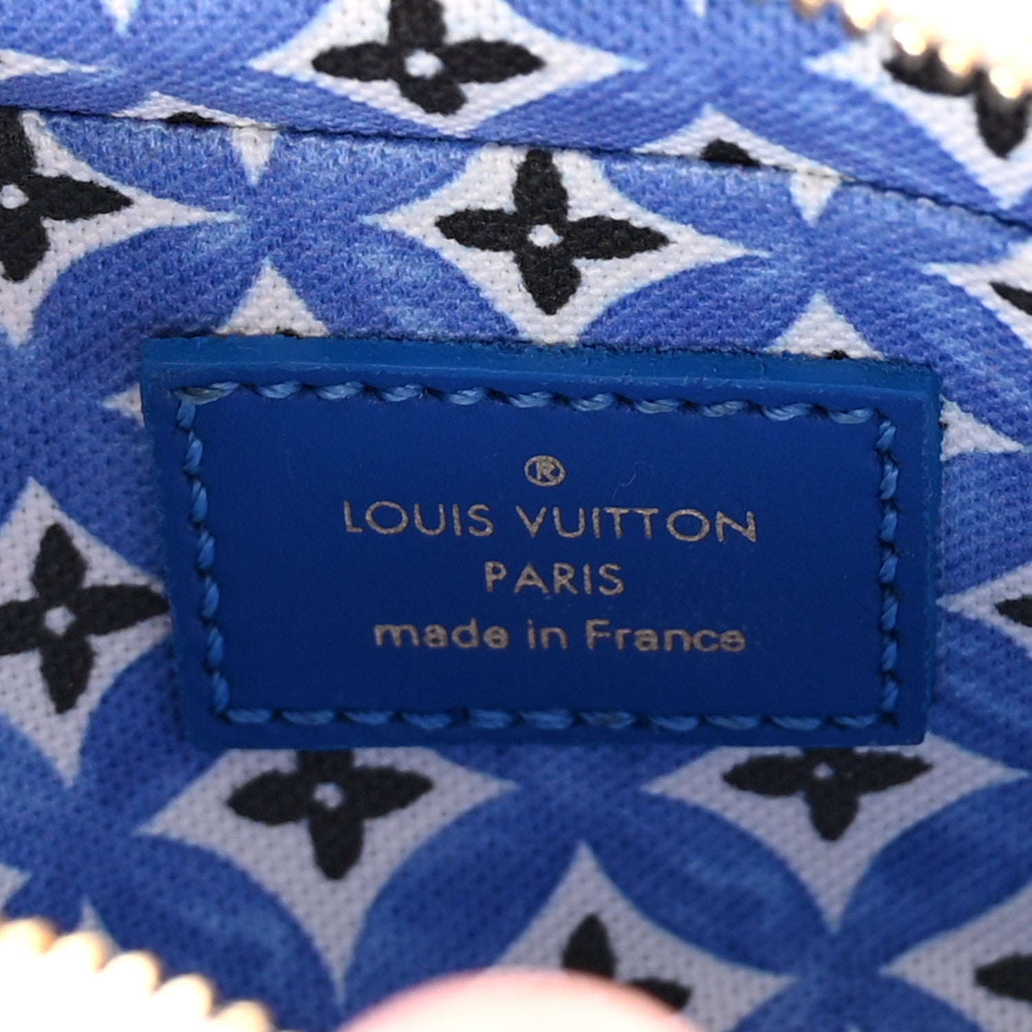 Louis Vuitton Monogram Giant By The Pool 2.0 Wapity Case Blue 6 of 6