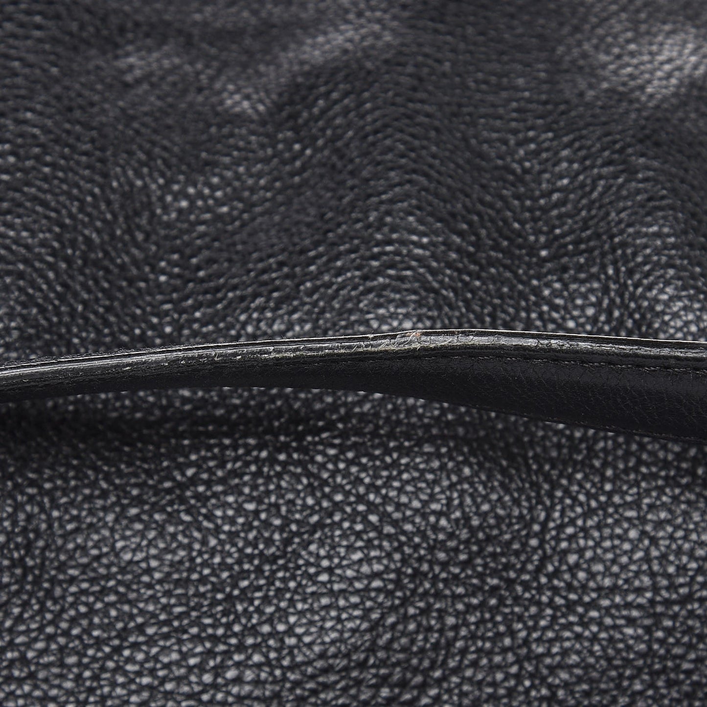 Calfskin Cary Zipped Shoulder Bag Black