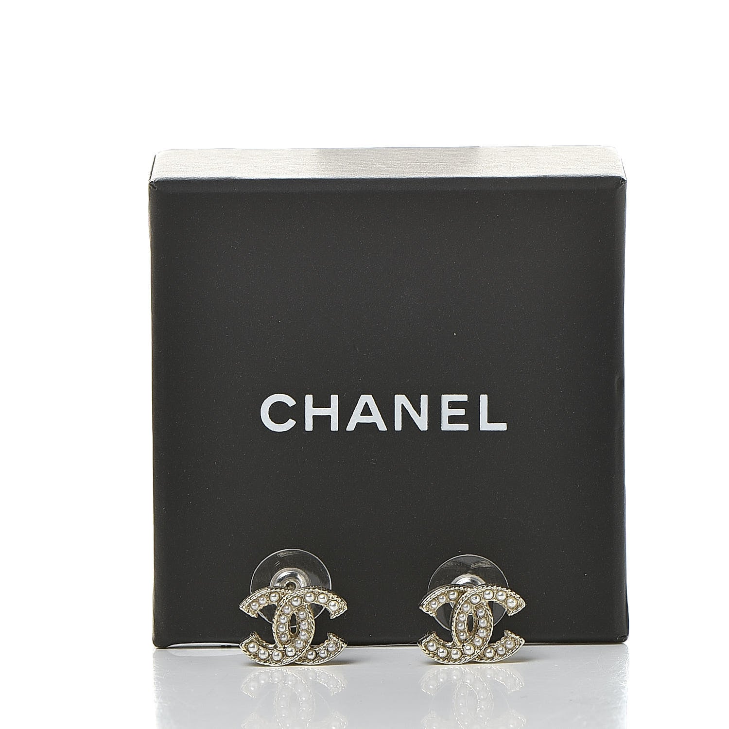 Chanel Pearl CC Earrings Gold 5 of 5
