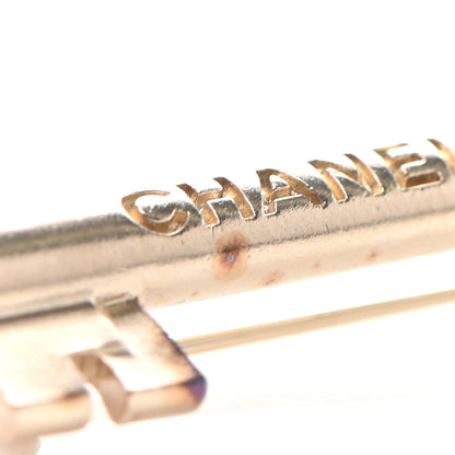 Chanel Gripoix Poured Glass Pearl Key Brooch Gold Pink 9 of 9