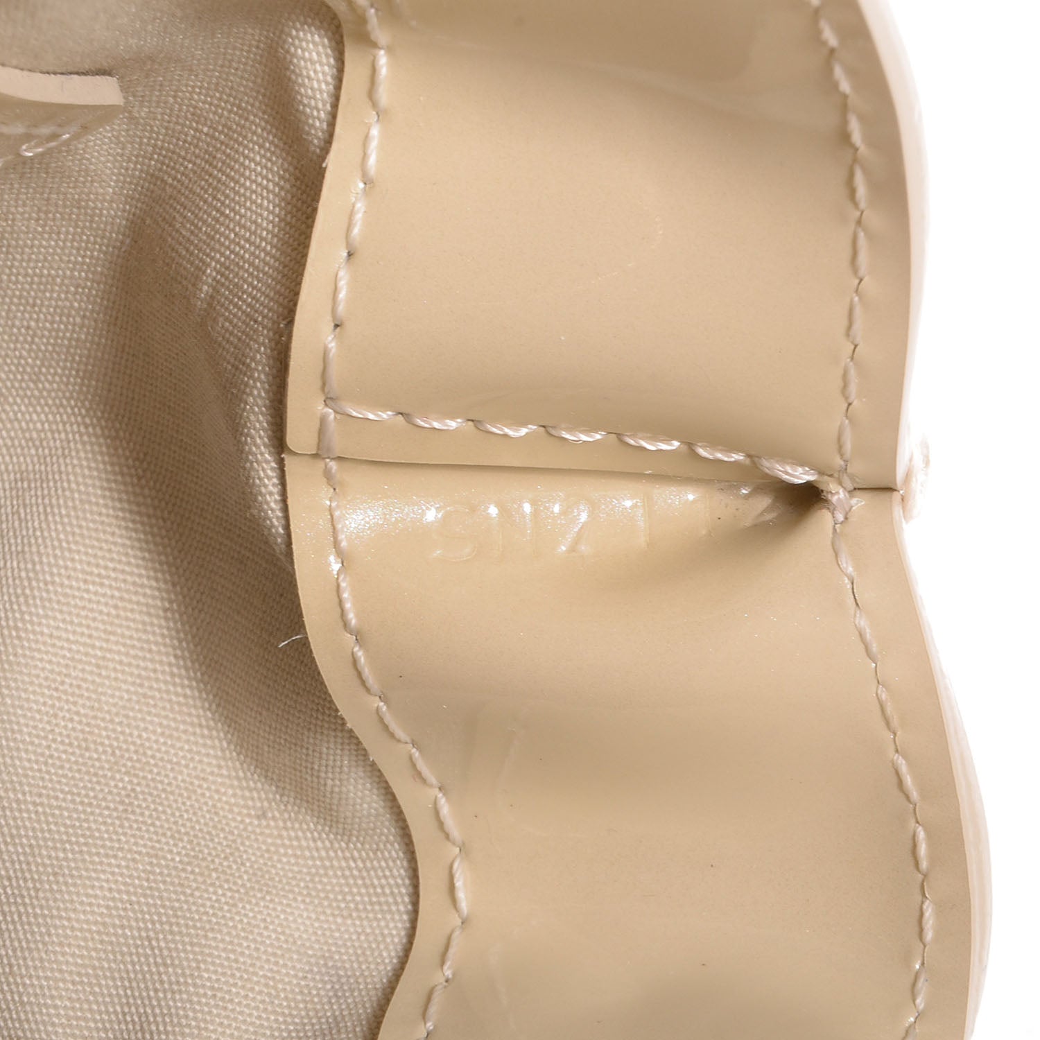 Louis Vuitton Vernis Wilshire PM Blanc Corail 8 of 8