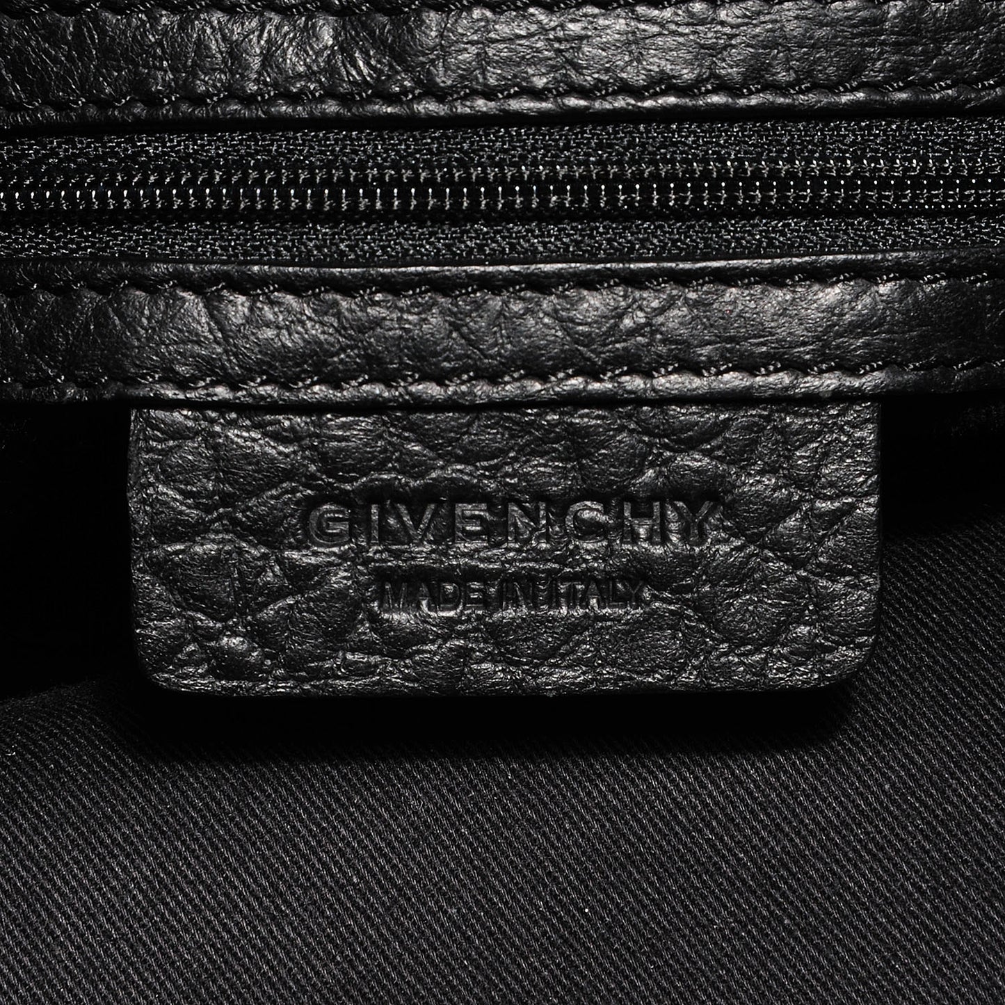 Pebbled Calfskin Nightingale Messenger Black