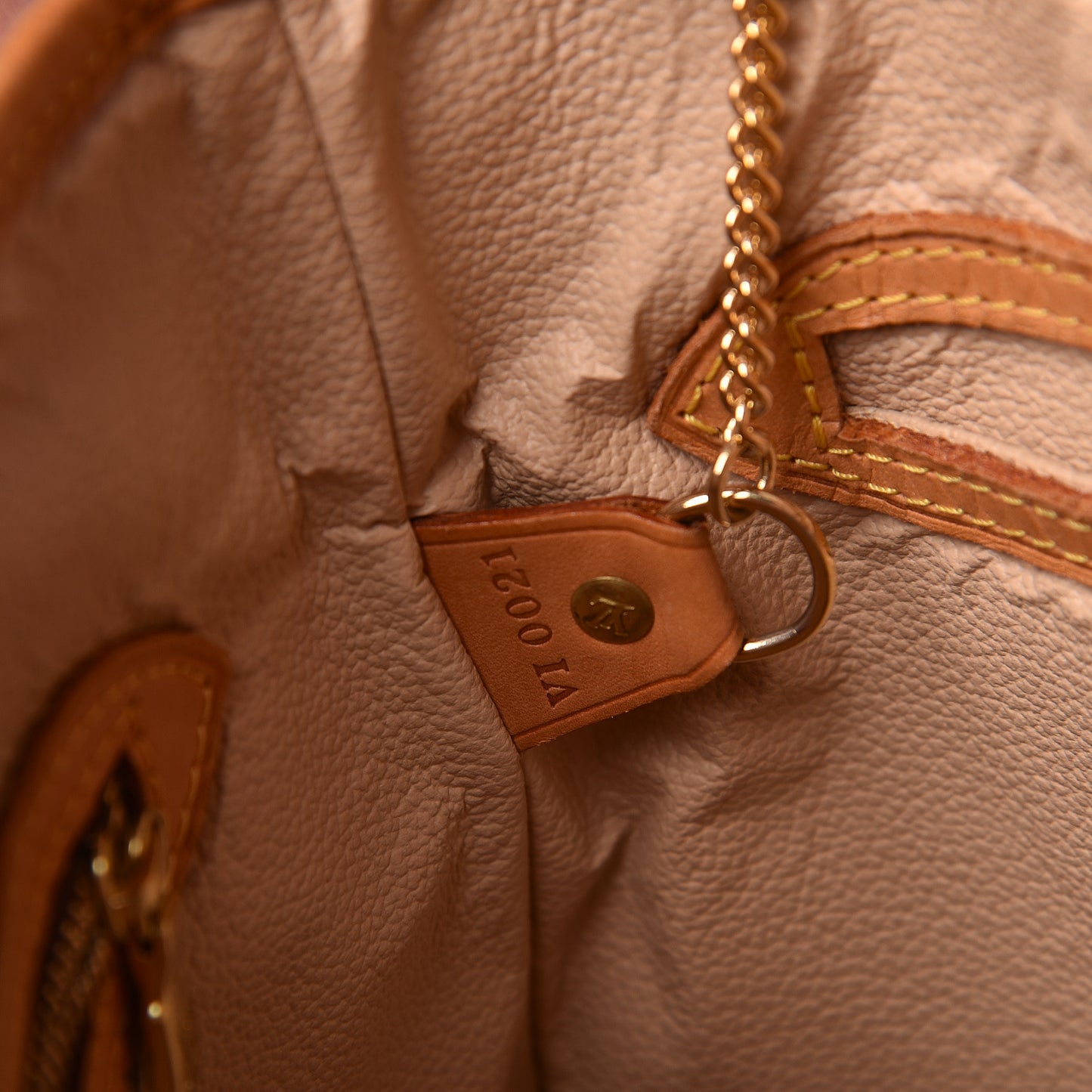 Monogram Petit Bucket 23