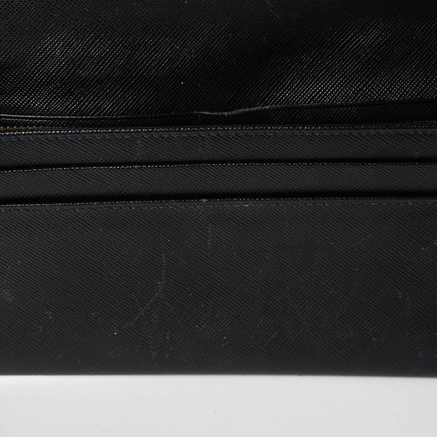 Saffiano Metal Oro Chain Wallet Black