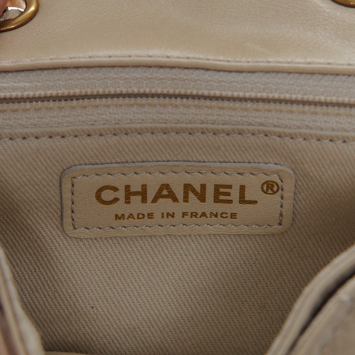 Aged Calfskin Small Bubble CC Flap Beige
