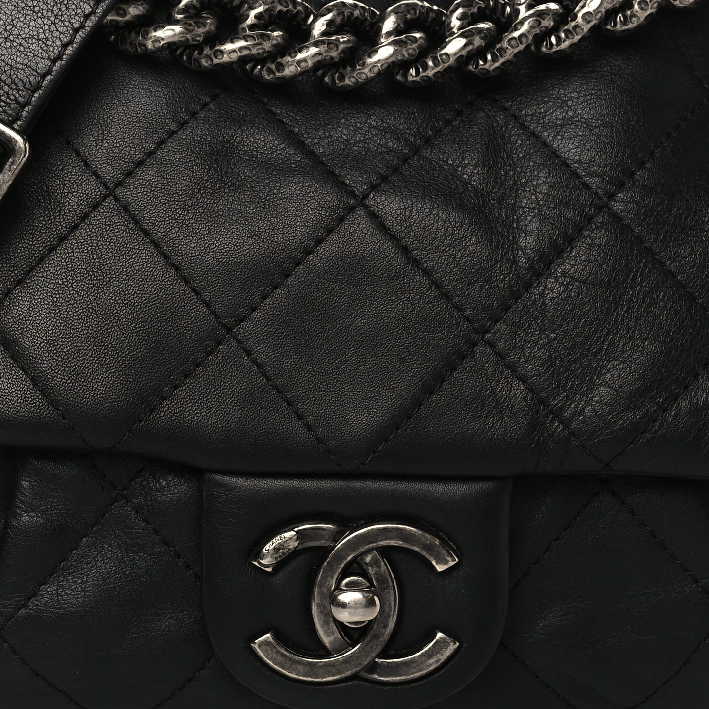 Calfskin Coco Pleats Messenger Flap Black