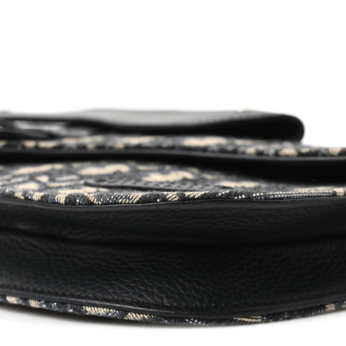 Oblique Saddle Messenger Pouch Beige Black