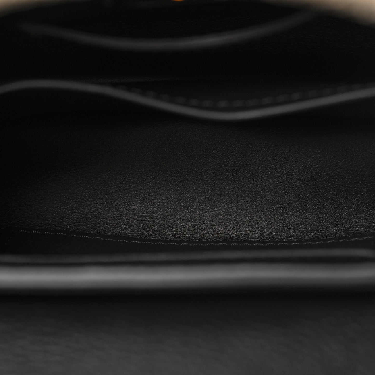 Taurillon Snakeskin Mini Capucines Black