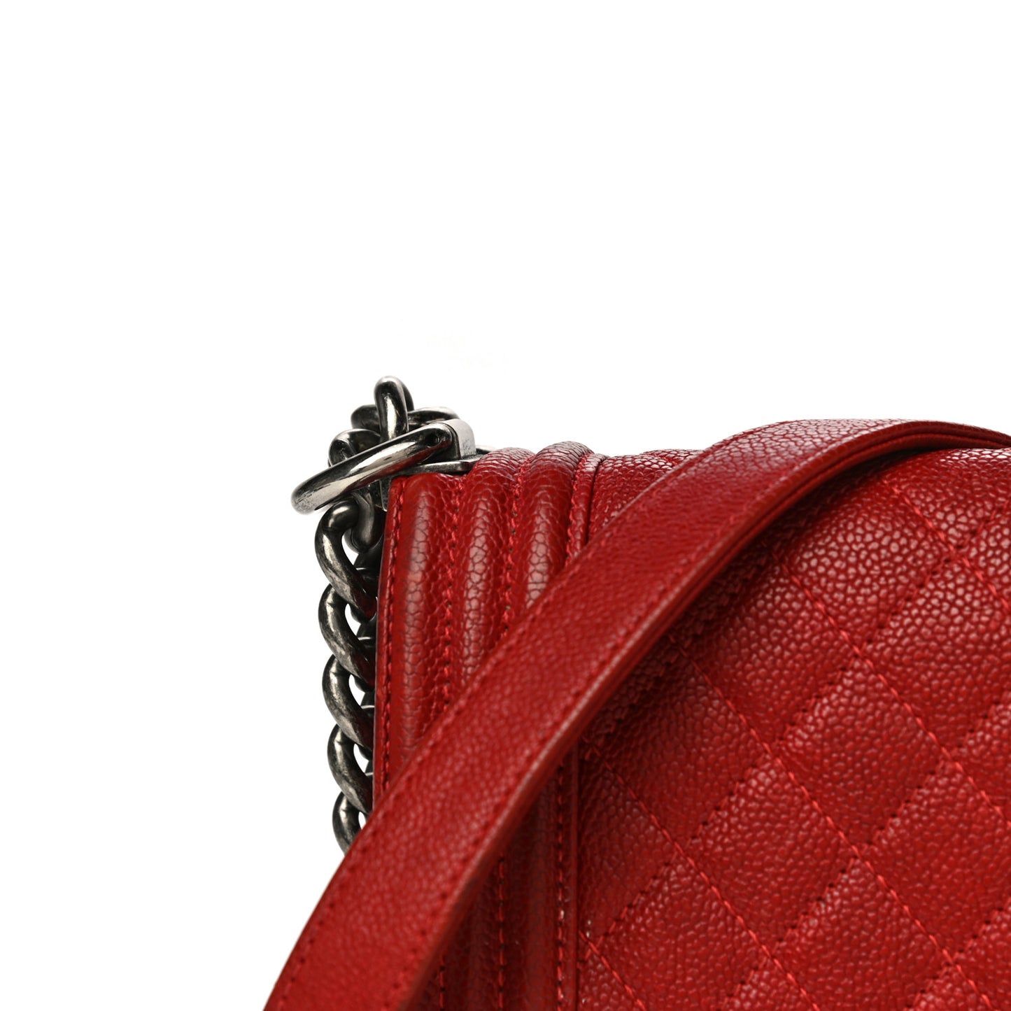 Caviar Quilted Medium Boy Flap Red