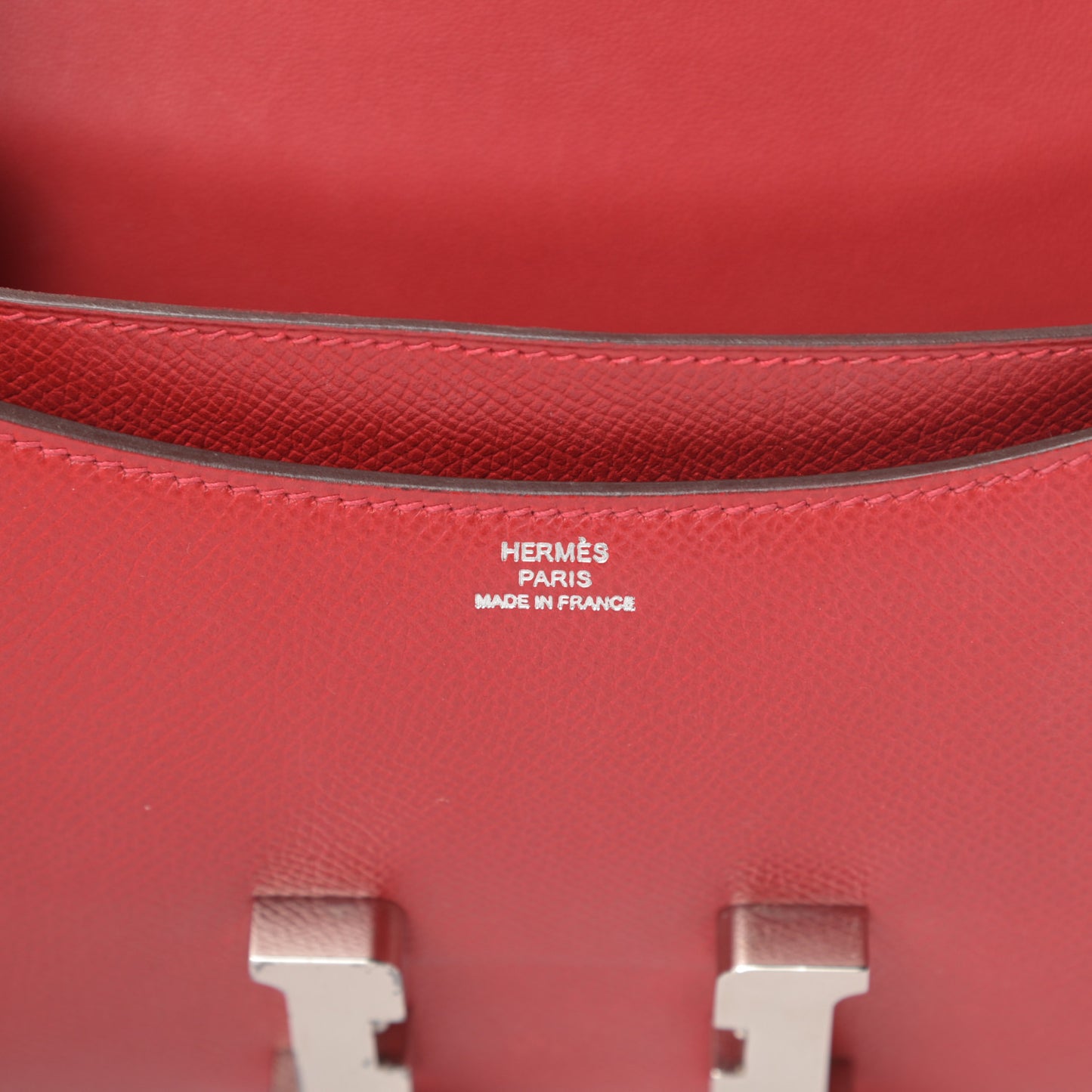 Epsom Constance 18 Rouge Casaque