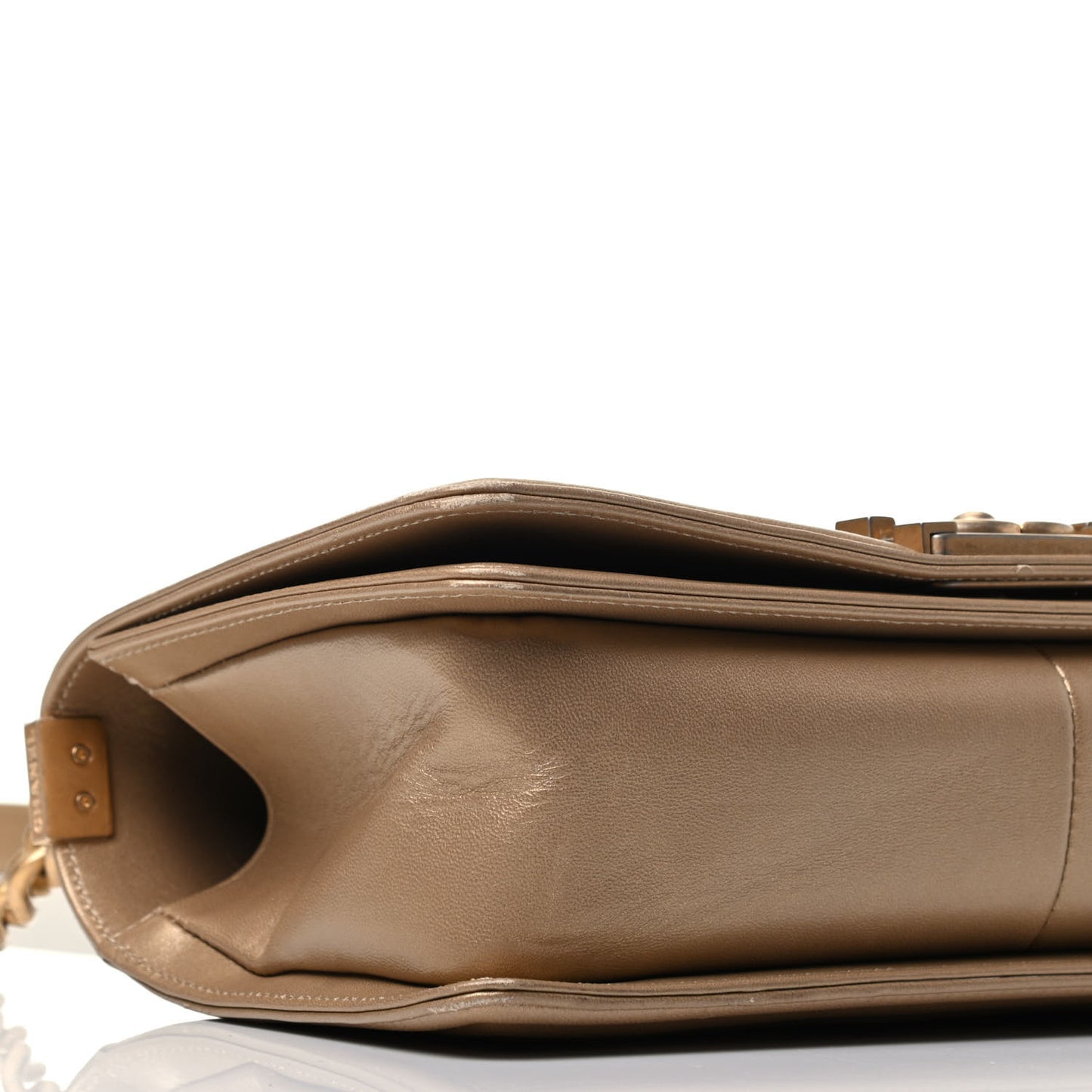 Metallic Lambskin Medium Scaled Boy Flap Gold